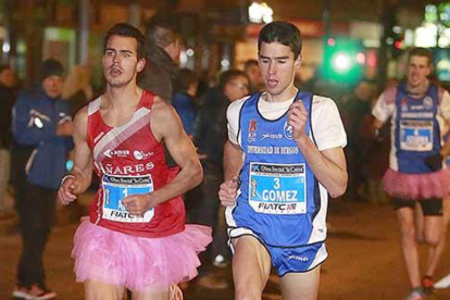Arce (i.) y Gómez fueron protagonistas en la pasada San Silvestre.-RAÚL G. OCHOA