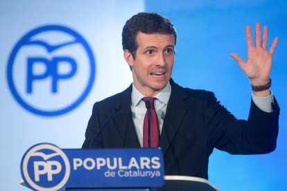 El presidente del PP, Pablo Casado, en rueda de prensa tras presidir en Barcelona la primera reunión del Comité Ejecutivo Nacional de su partido, el 26 de julio.-EFE / QUIQUE GARCÍA