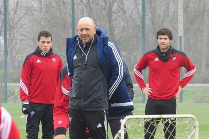 Imagen de Claudio durante el primer entrenamiento al frente del Mirandés.-@MIRANDES_VAVEL