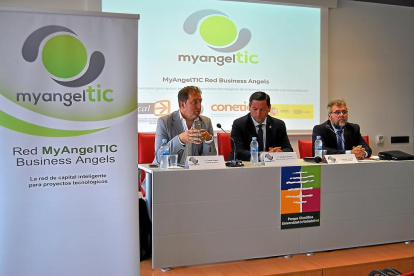 Tomás Castro, presidente de Conetic, Celedonio Álvarez, director del Parque Científico de la UVA, y Agustín Lorenzo, presidente de Aetical; presentan MyAngelTic.-E.M.