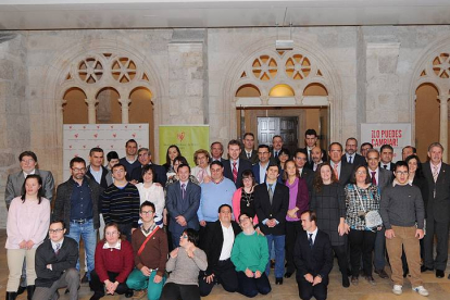 Foto de familia de los participantes de la gala.-ISRAEL L. MURILLO