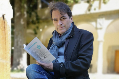 El escritor y profesor de la UBU Pedro Ojeda Escudero. CARMEN MARTÍNEZ PEÑA