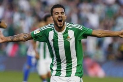 Dani Ceballos celebra un gol  ante el Atlético-EFE / JOSE MANUEL VIDAL