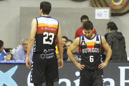 Huskic y Fitipaldo se lamentan tras una derrota en la presente temporada.-SANTI OTERO