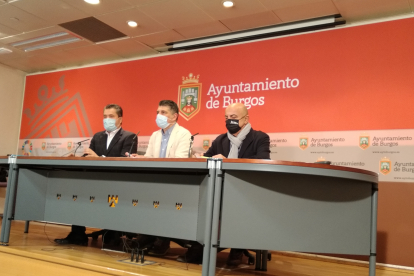Jorge Villaverde, Vicente Marañón y José Juan Caballero presentan el proyecto de Economía Circular para Villalonquéjar.