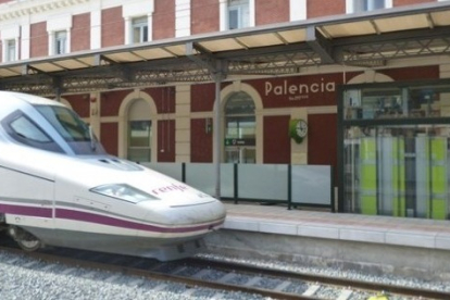 <p> Estación de Palencia, en la que se apeaba a los menores. E. M. </p>