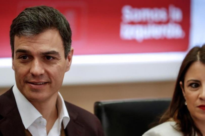 Pedro Sánchez y Adriana Lastra, el pasado 12 de marzo en la sede del PSOE.-PERIODICO (EFE / EMILIO NARANJO)