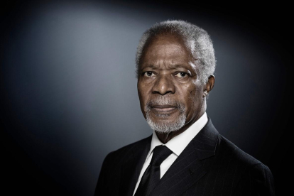 Kofi Annan, durante una sesión de fotos en diciembre del 2017 en París.-AFP