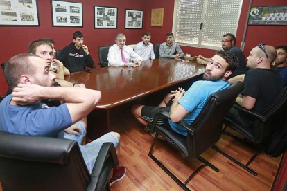 Miguel Ángel Pascual se reunió ayer con las peñas.-RAÚL G. OCHOA