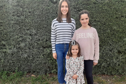 Valentina junto a sus hermanas mayores, Candela y Jimena