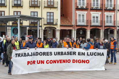 Imagen de una protesta de trabajadores de Urbaser. SANTI OTERo