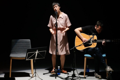 Simoneta, en el Teatro Principal, con su espectáculo 'Un lugar seguro'. SANTI OTERO