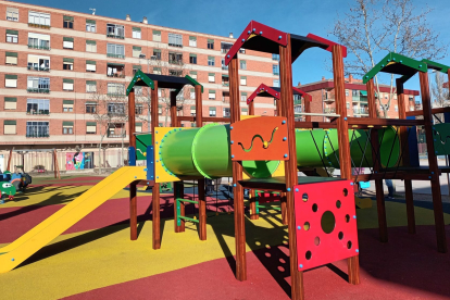Imagen del nuevo parque infantil del parque Príncipe de Asturias