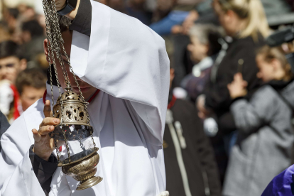El objetivo de esta procesión «generar interés en la Semana Santa y que los niños se familiaricen con su cofradía». FOTOS: © ECB / SANTI OTERO