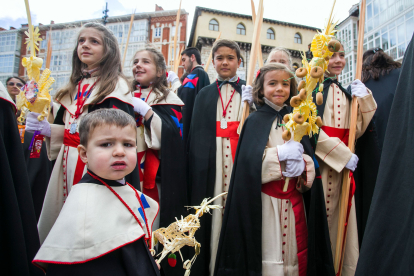 La procesión de la Borriquilla es la que más gusta a los pequeños. TOMÁS ALONSO