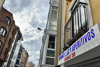 El nuevo local de la empanadillería spritzería Encarna's se ubica en el número 23 de la calle Santa Clara.