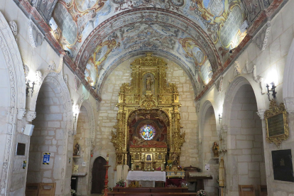 Interior de la iglesia del santuario de Santa Casilda.