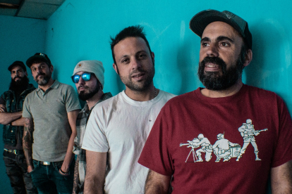El grupo de punk-rock burgalés Eslabon vuelve a la carga con 'Loading'.
