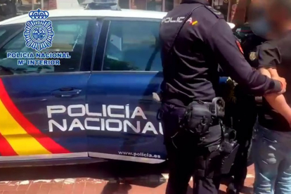La Policía Nacional de Burgos detiene a un individuo por robo con violencia a una mujer.
POLITICA 
POLICÍA NACIONAL