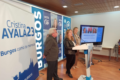 Aparicio, Ayala y Rudi durante una rueda de prensa en la sede del PP de Burgos.