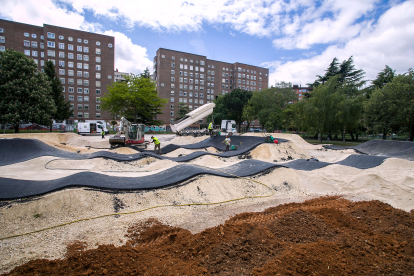 Vista de las obras de la nueva zona deportiva en el parque Buenavista.