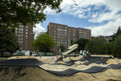 Vista de las obras de la nueva zona deportiva en el parque Buenavista.