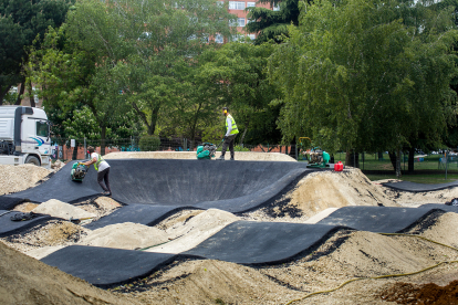 Vista de las obras de la nueva zona deportiva en el parque Buenavista.