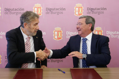 El rector de la Universidad, Manuel Pérez Mateos, y el presidente de la Diputación de Burgos, César Rico.