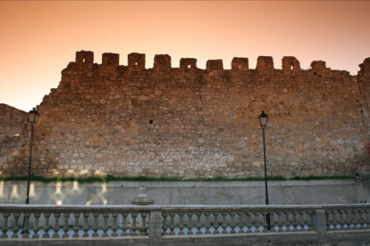 La muralla de Roa fue mandada construir en 1295 por la viuda de Alfonso X