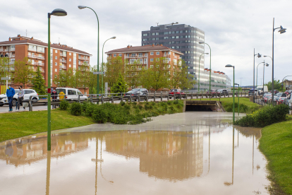 Restos de una inundación en la calle Madrid tras una fuerte tormenta en mayo de 2021.