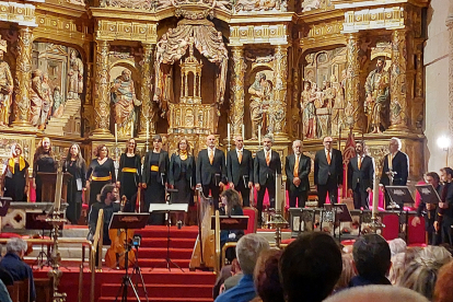 Burgos Baroque Ensemble, bajo la dirección de Javier Ulises Illán, ofreció en la Nave Mayor de la Catedral de Burgos el concierto “Corpus Christi. En tan divino fuego. Joyas del archivo musical de la Catedral de Burgos”