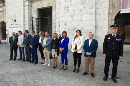 La plaza de San Juan acoge una exhibición de guía caninos.