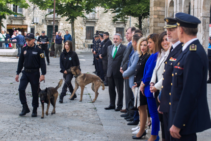 La plaza de San Juan acoge una exhibición de guía caninos.