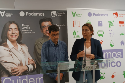 Fernando Saiz (IU) y Marga Arroyo (Podemos), antes de las elecciones municipales en Burgos 2023.