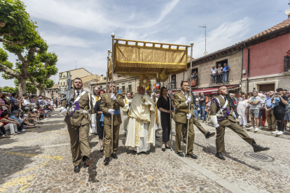 El barrio de Las Huelgas vive la procesión del Curpillos.