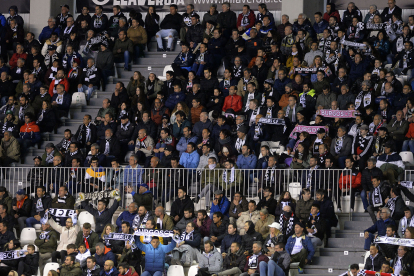 Imagen de aficionados durante un partido del Burgos CF.