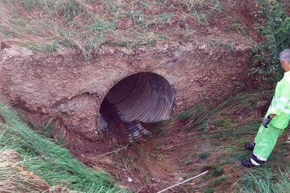 El socavón apareció durante una obras de drenaje