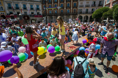 Globada infantil en la Plaza Mayor.