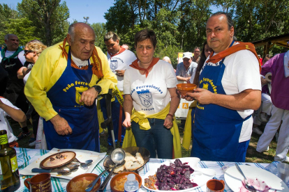 Una treintena de peñas participaron en el Buen Yantar.