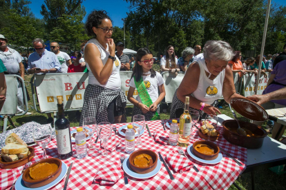 Una treintena de peñas participaron en el Buen Yantar.