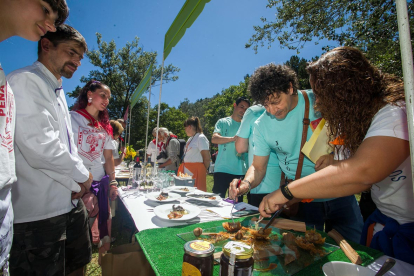 Una treintena de peñas participaron en el Buen Yantar.