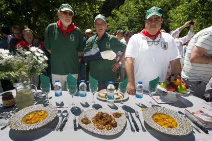 Una treintena de peñas participaron en el Buen Yantar.