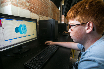 Para los alumnos de secundaria el reto es crear un videojuego por ellos mismos a través de herramientas gratuitas.