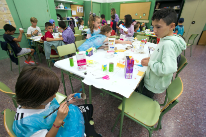 Talleres lúdicos. Hoy toca hacer una ciudad con materiales reciclados y mucho color.