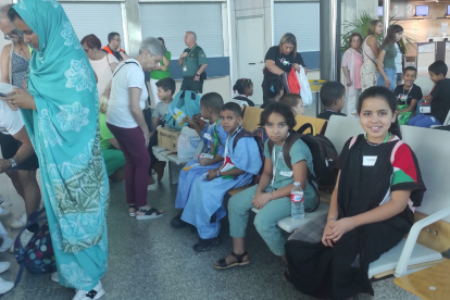 Imagen de los niños saharauis en el aeropuerto de Valladolid.
