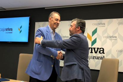Firma del convenio CB Tizona con Cajaviva Caja Rural