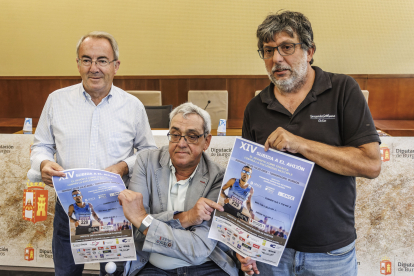 Ángel Carretón, del IDJ, junto a Ignacio Hortigüela, de Afaem, y Goyo Terrados, de Torrepadre se mueve.