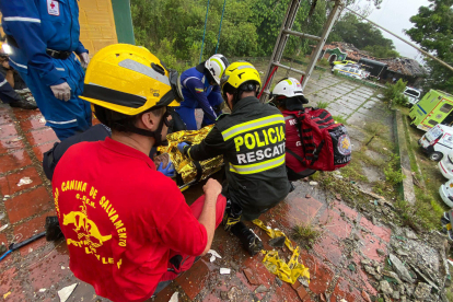 Un castellano y leones, experto mundial en rescate con perros, acude a Colombia para impartir formación a los equipos de emergencia