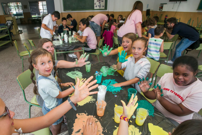 Los niños disfrutan con las actividades propuestas relacionadas con la magia y Harry Potter.