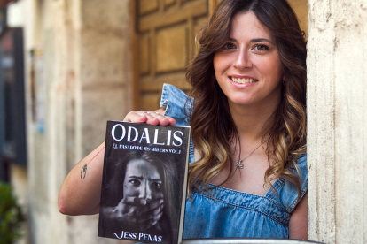 La autora Jess Penas debuta en la novela con 'Odalis'.
